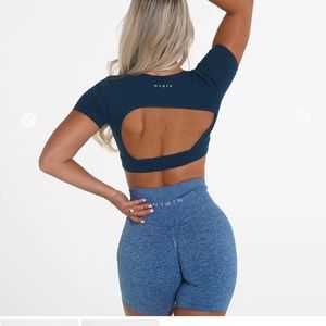 NVGTN navy open back tee size M NWT